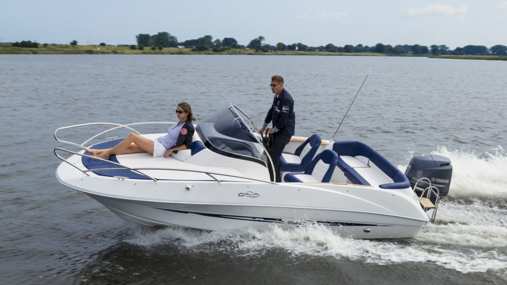 Das Galia 520 Sudeck Motorboot von Galeon